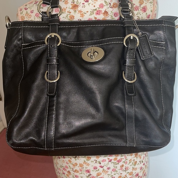 Coach medium size black bag with tag - Picture 2 of 10